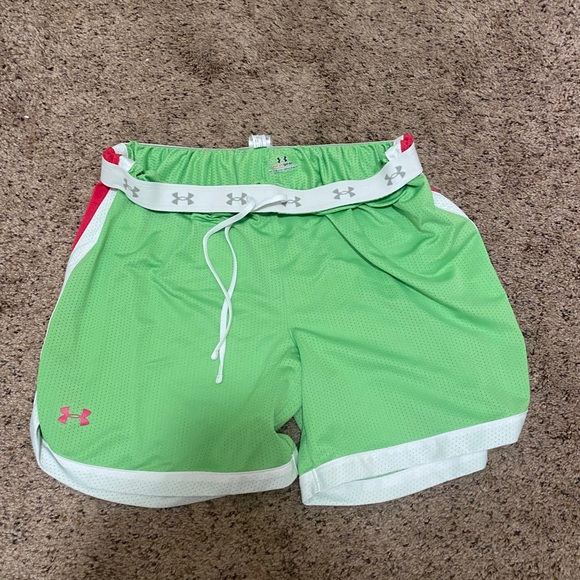 2 Pairs of under armour shorts - Picture 2 of 6
